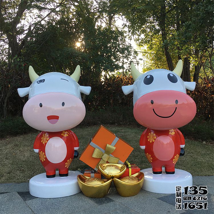 商場(chǎng)創(chuàng)意玻璃鋼卡通彩繪奶牛雕塑 商場(chǎng)創(chuàng)意玻璃鋼卡通彩繪奶牛雕塑